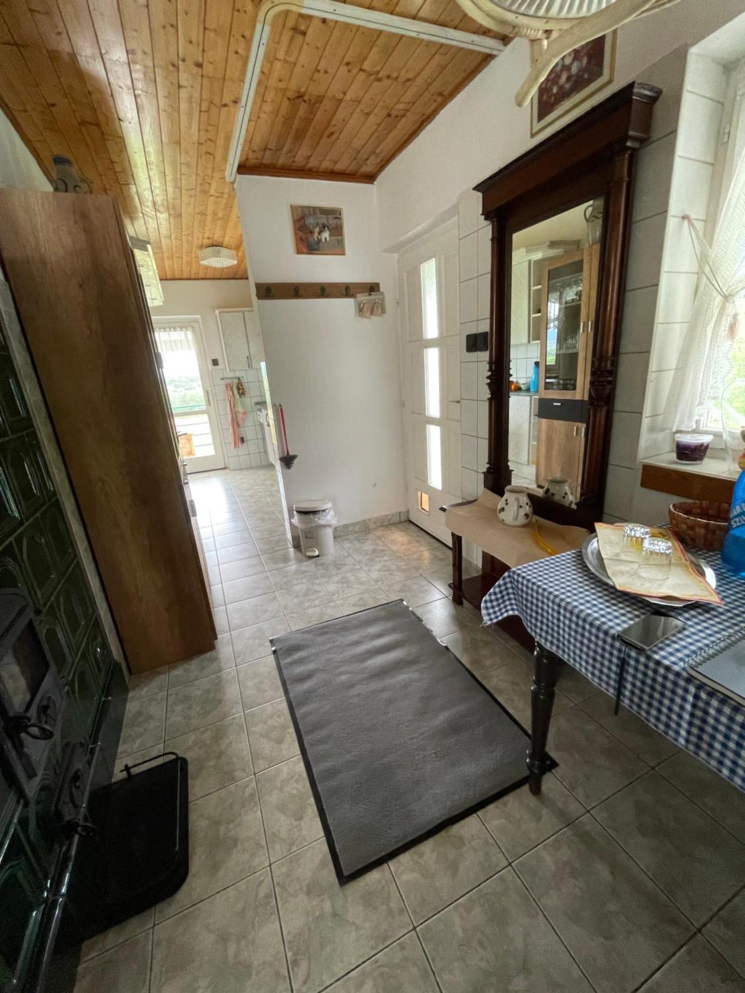 Stupa-Rezi-Tatika-Haz Apartment Zalaszanto Luaran gambar